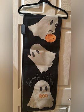 NWT Black & White Ghost Trick-or-Treat Table Runner with Orange Pumpkin, 13x72